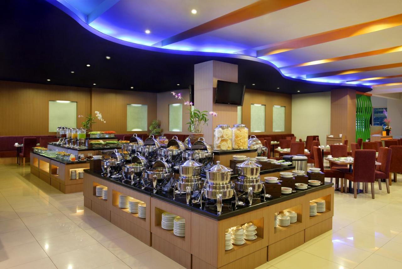 Hotel Santika Palu Exterior photo