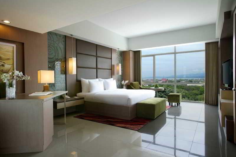 Hotel Santika Palu Exterior photo
