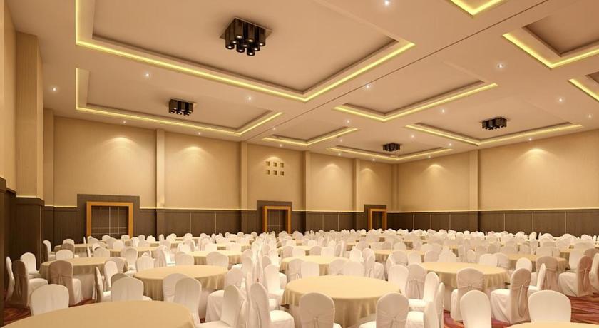 Hotel Santika Palu Exterior photo