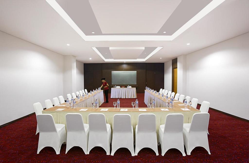 Hotel Santika Palu Exterior photo