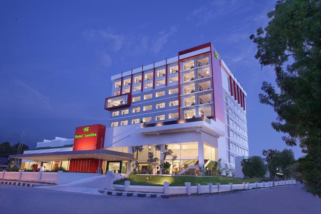 Hotel Santika Palu Exterior photo
