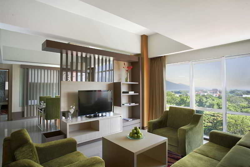 Hotel Santika Palu Exterior photo