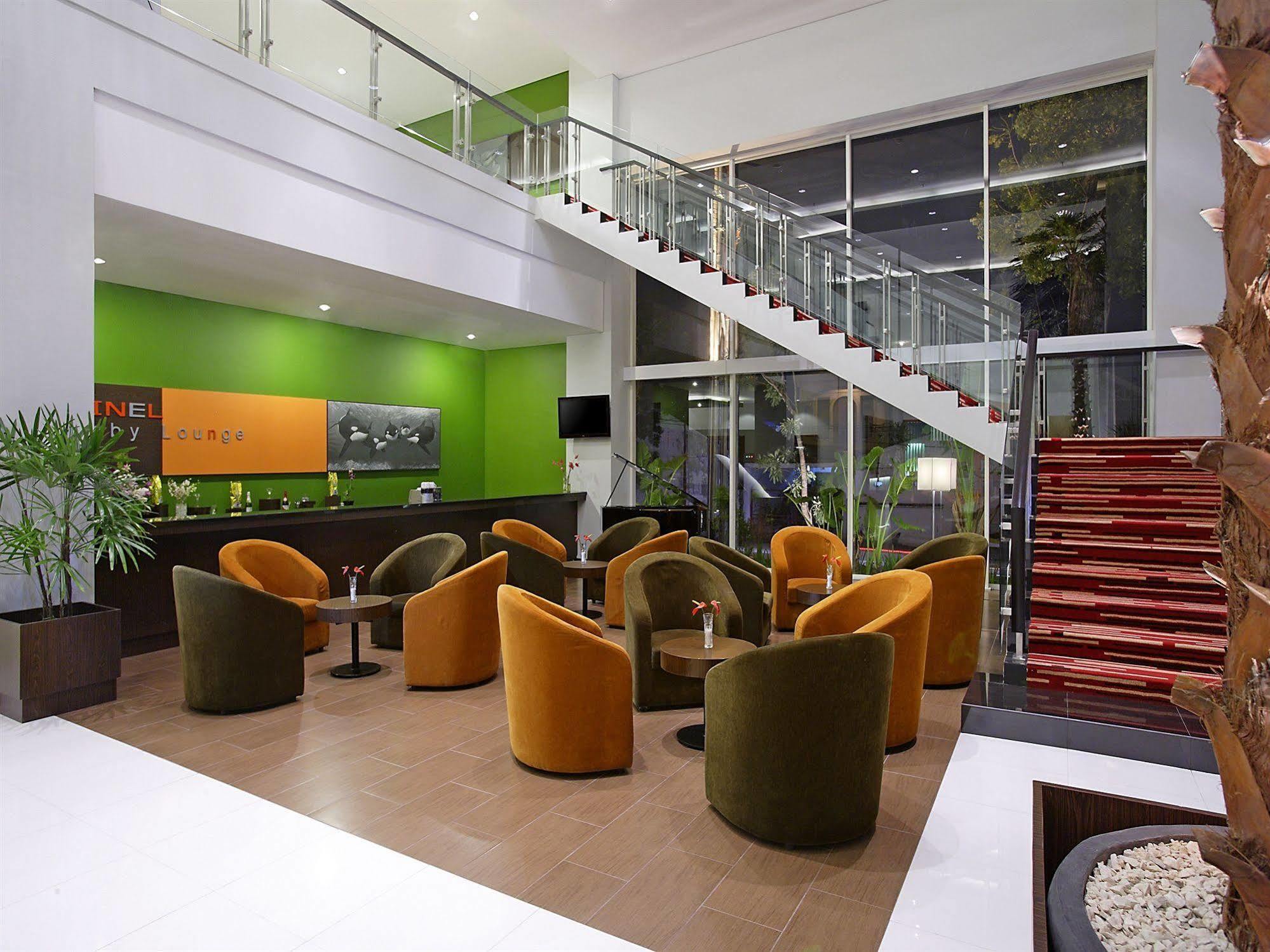 Hotel Santika Palu Exterior photo