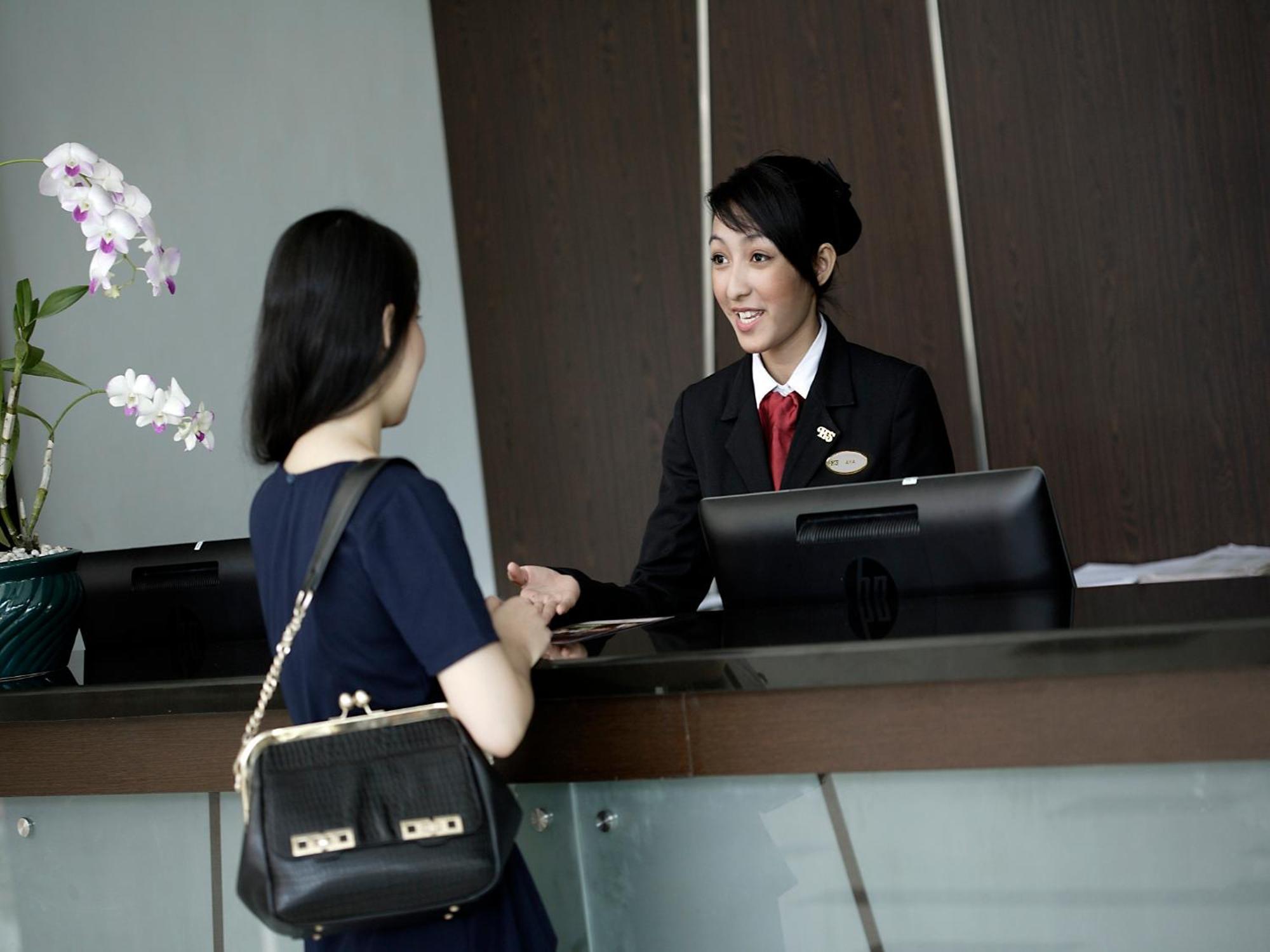 Hotel Santika Palu Exterior photo