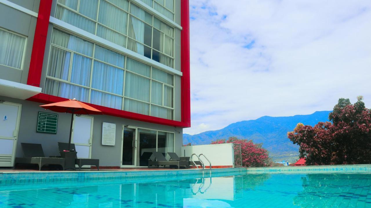 Hotel Santika Palu Exterior photo
